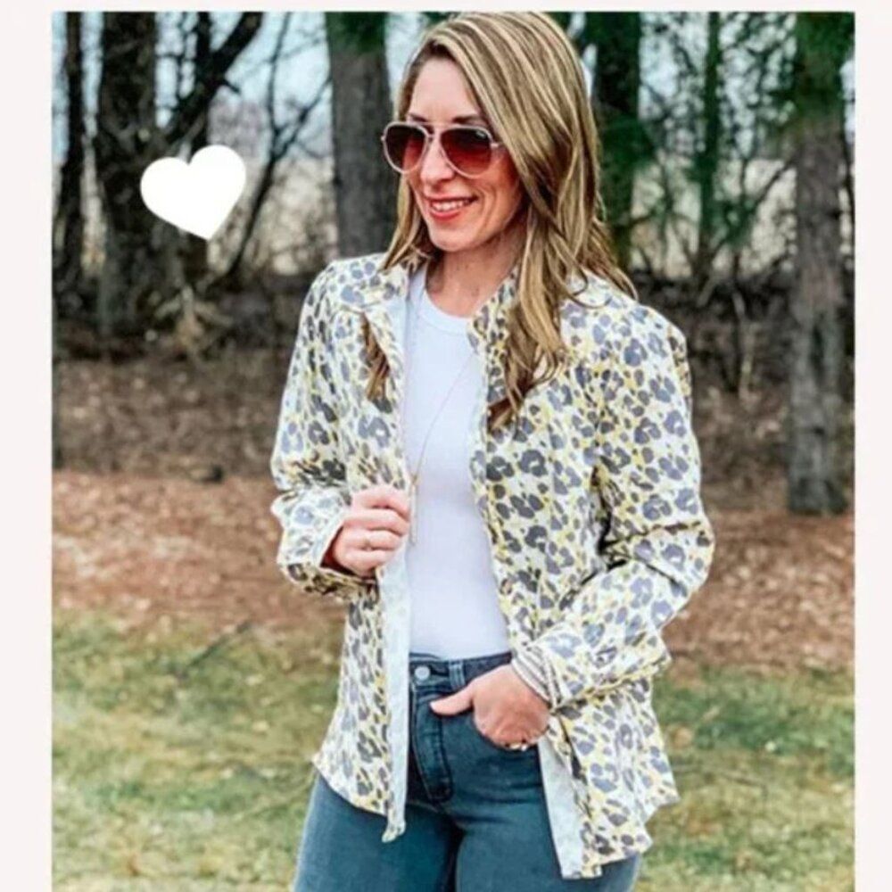 NWT Cabi Providence Shirt Jacket Button Safari Print Size M